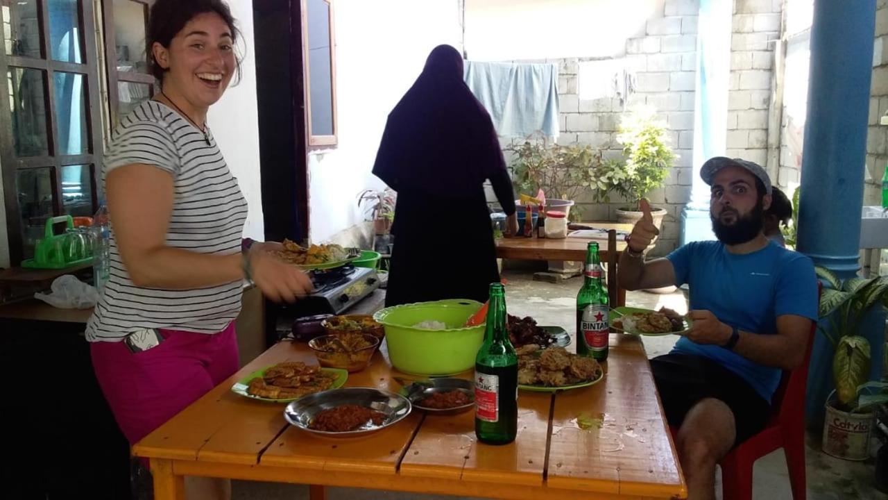 Harry & Mimin Homestay Gorontalo Esterno foto