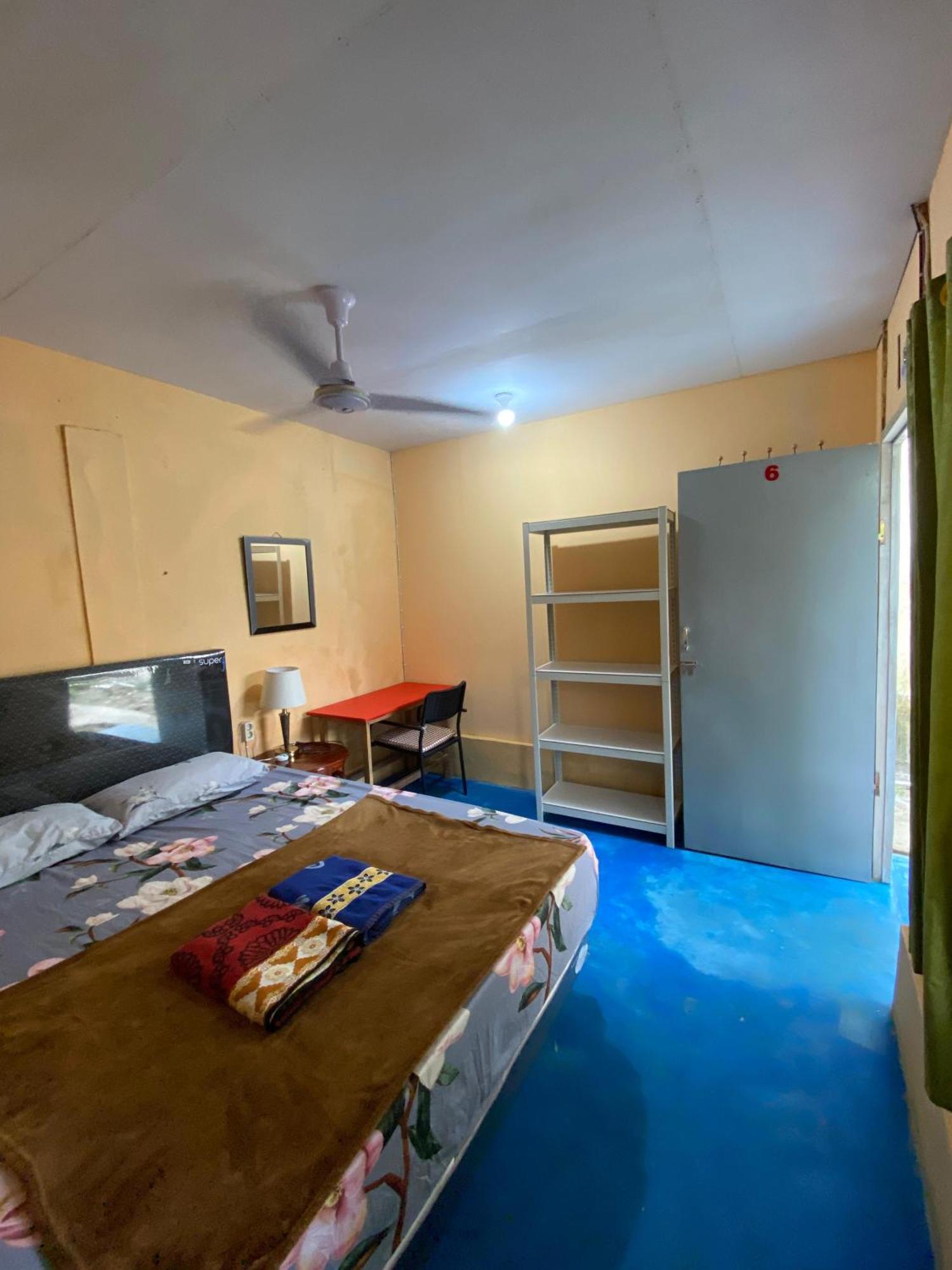 Harry & Mimin Homestay Gorontalo Esterno foto