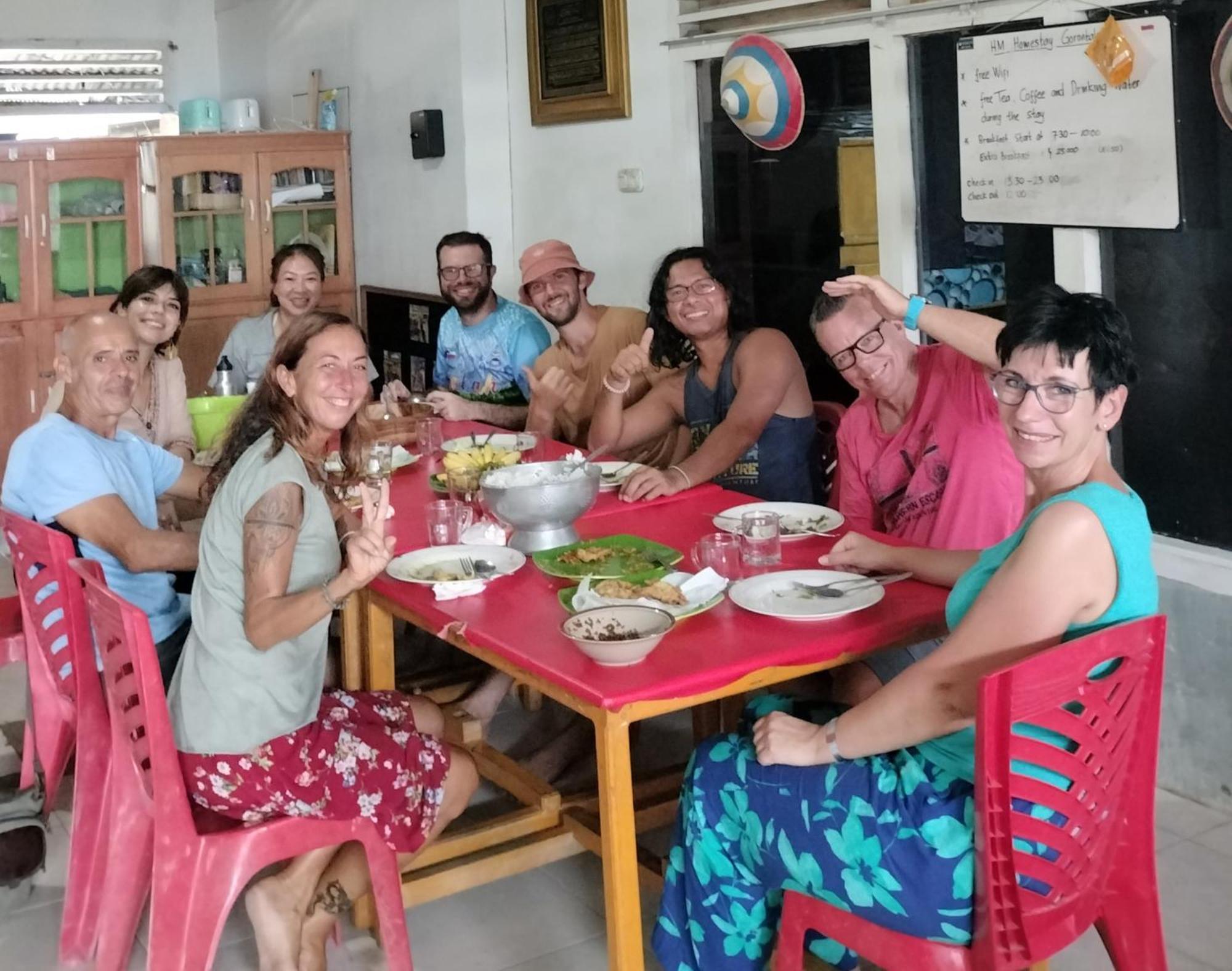 Harry & Mimin Homestay Gorontalo Esterno foto