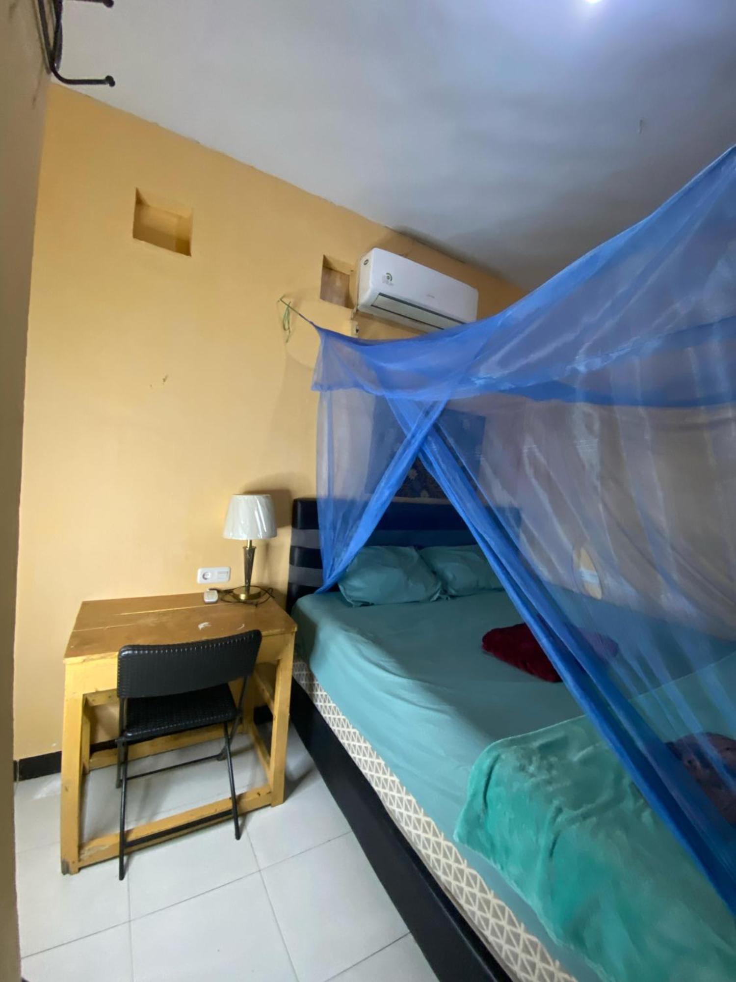 Harry & Mimin Homestay Gorontalo Esterno foto