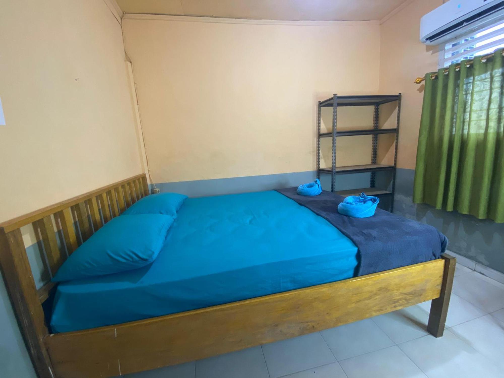 Harry & Mimin Homestay Gorontalo Esterno foto