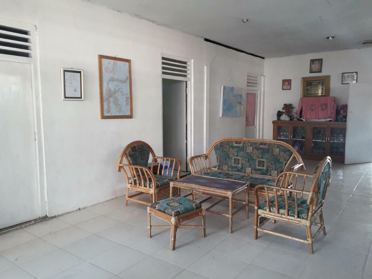 Harry & Mimin Homestay Gorontalo Esterno foto
