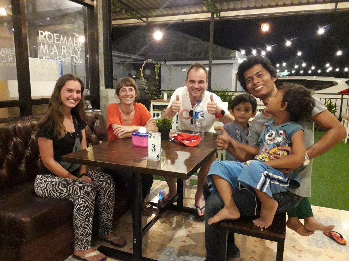 Harry & Mimin Homestay Gorontalo Esterno foto