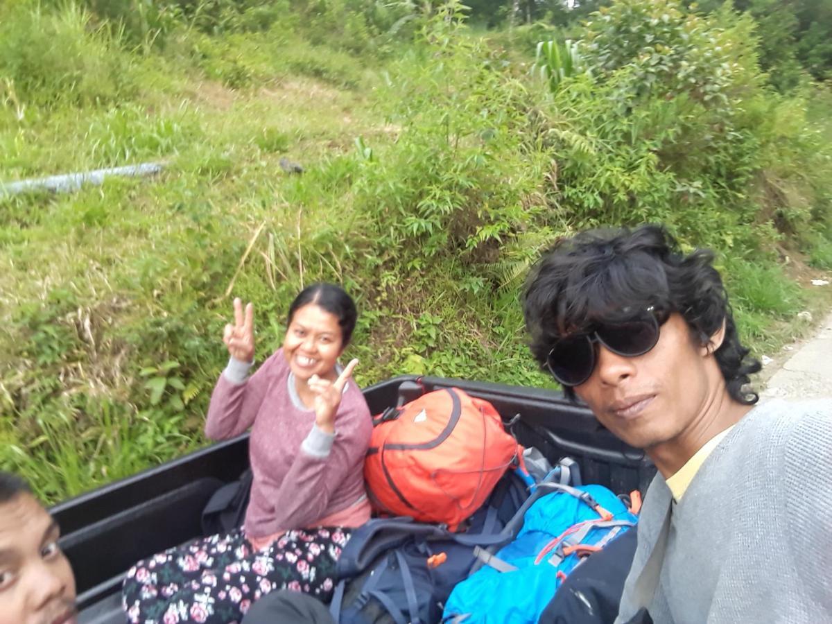 Harry & Mimin Homestay Gorontalo Esterno foto