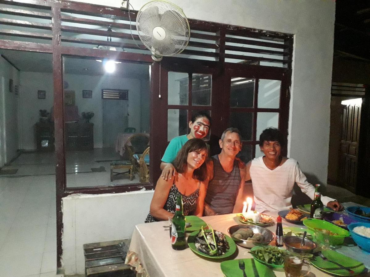 Harry & Mimin Homestay Gorontalo Esterno foto