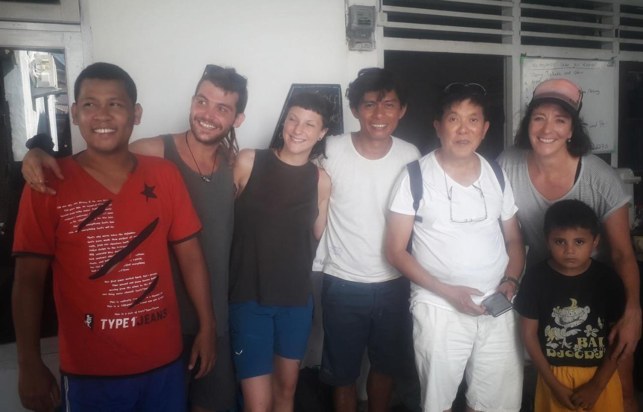 Harry & Mimin Homestay Gorontalo Esterno foto