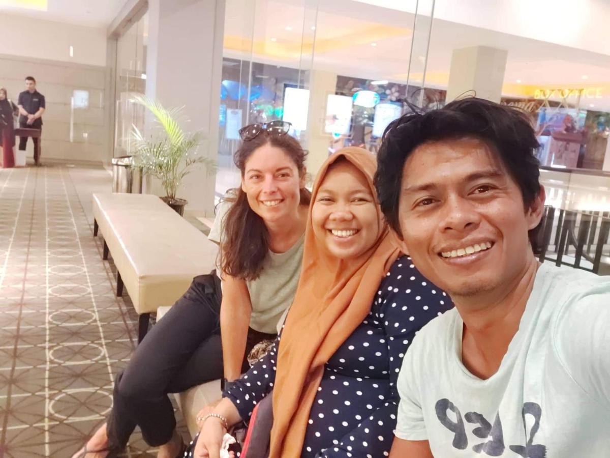 Harry & Mimin Homestay Gorontalo Esterno foto
